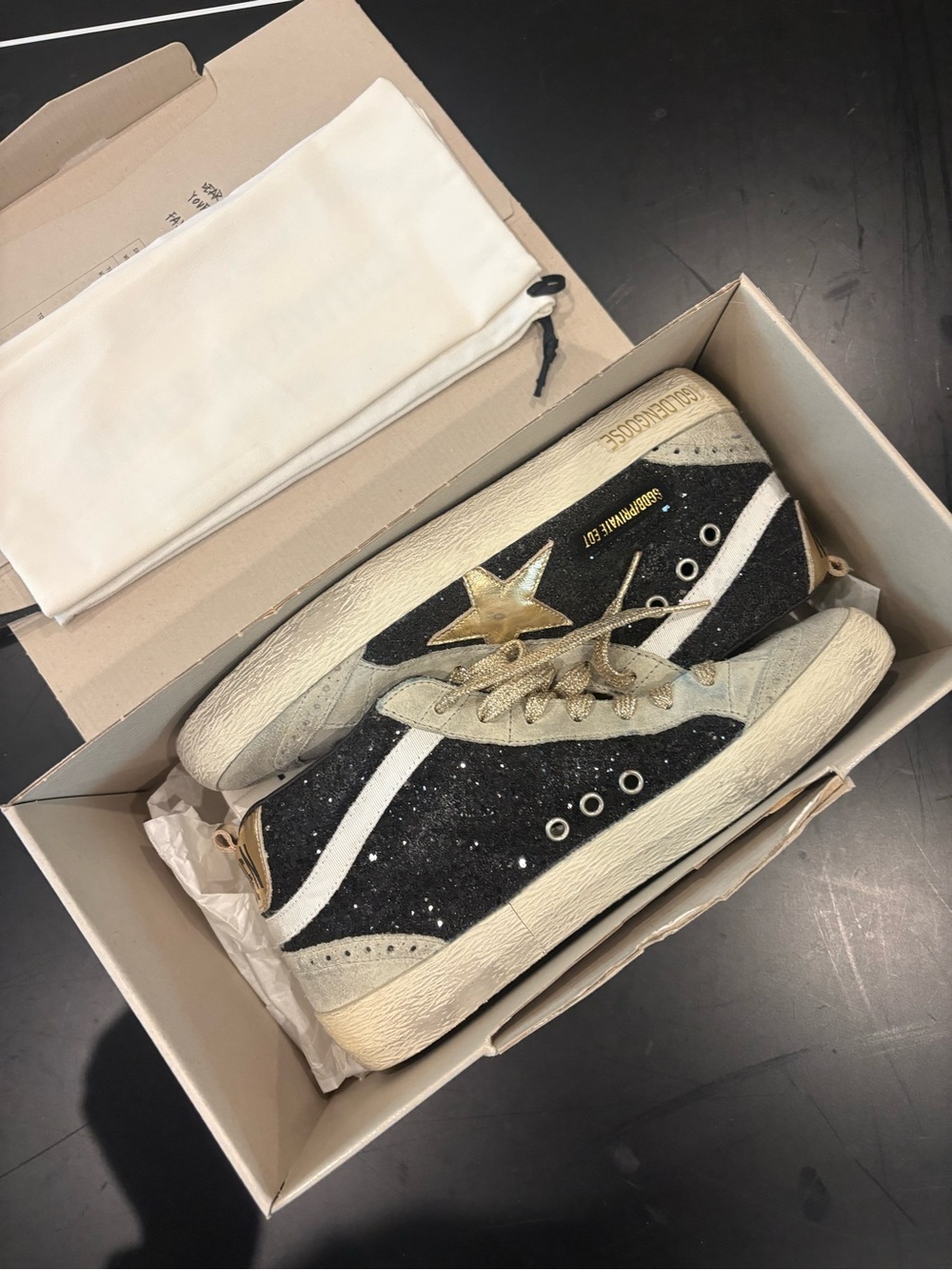 Women’s Black & Gold Star Low-Top Sneaker - Picture 3 of 4